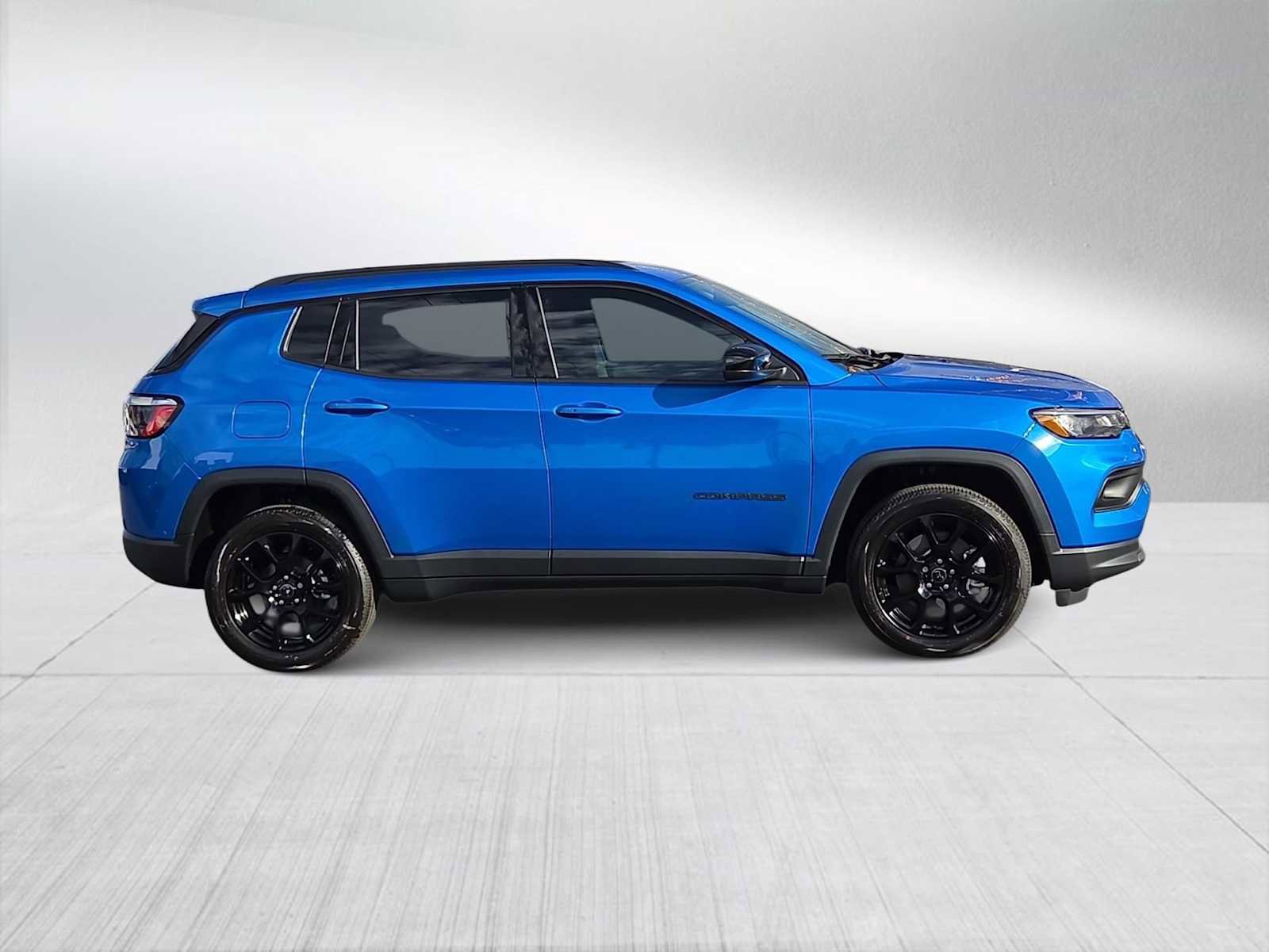 New 2026 Jeep Compass Latitude image 9