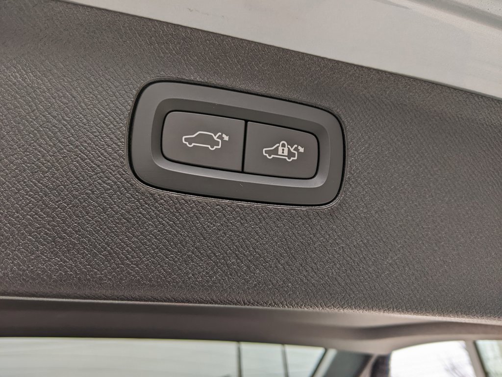 Certified 2024 Volvo XC90 T8 Plus w/ Protection Package Premier image 29