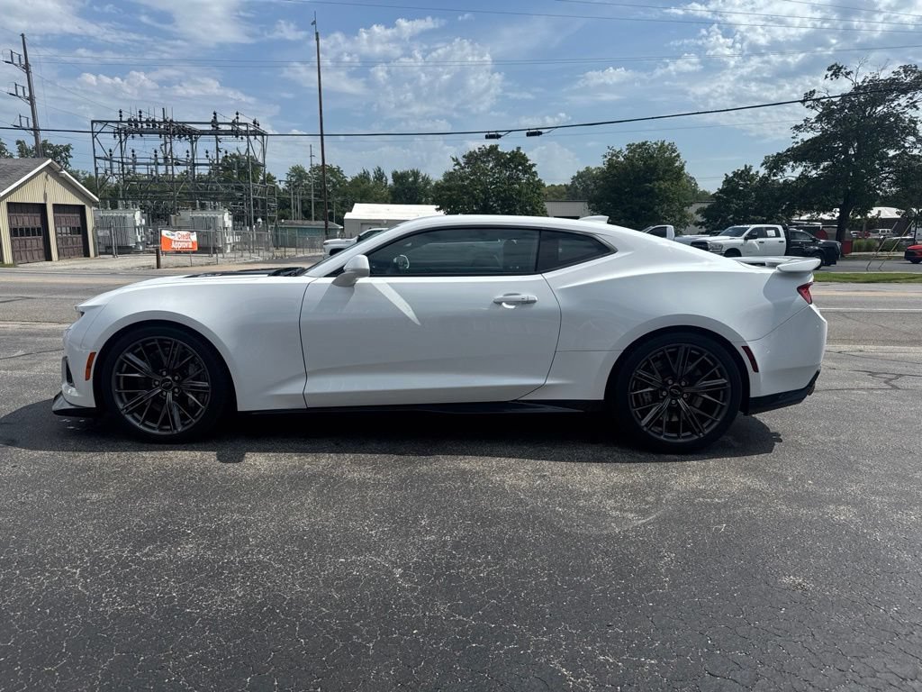 Used 2018 Chevrolet Camaro ZL1 RWD image 16