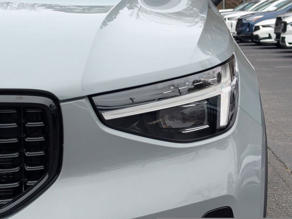 Certified 2026 Volvo XC40 B5 Plus w/ Protection Package Premier AWD/4WD image 10
