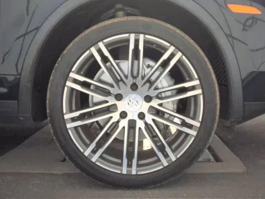 Used 2015 Porsche Cayenne S AWD/4WD image 9