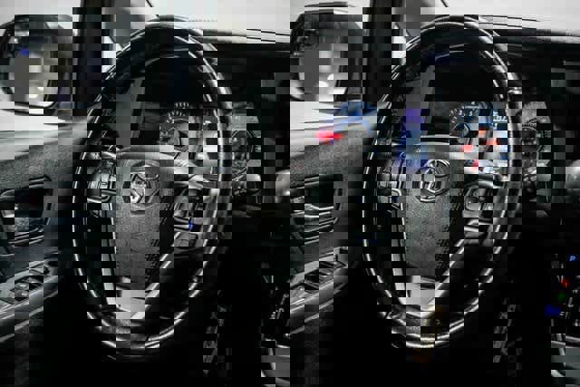 Used 2020 Toyota Sienna SE image 14