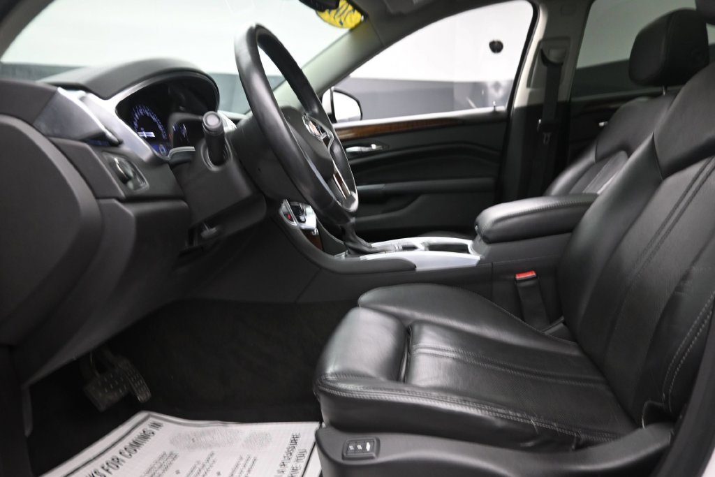 Used 2016 Cadillac SRX Luxury w/ Driver Awareness Package FWD image 17