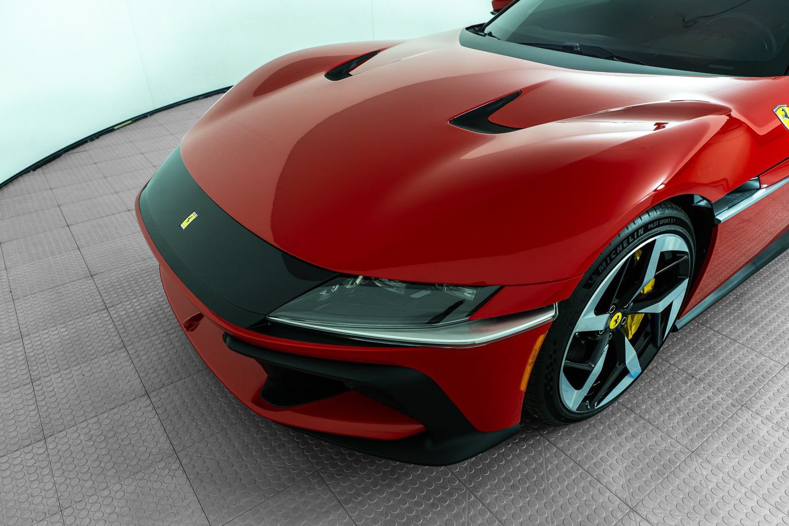Certified 2025 Ferrari 12Cilindri RWD image 20
