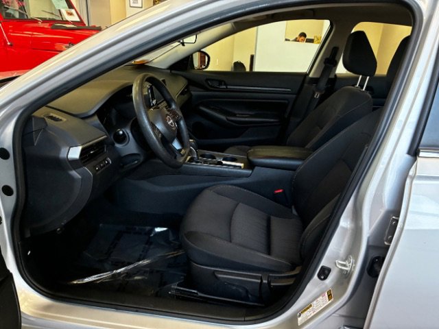 Used 2024 Nissan Altima 2.5 S FWD image 16