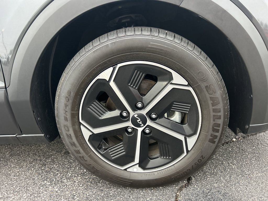 Used 2023 Kia Niro EX image 33