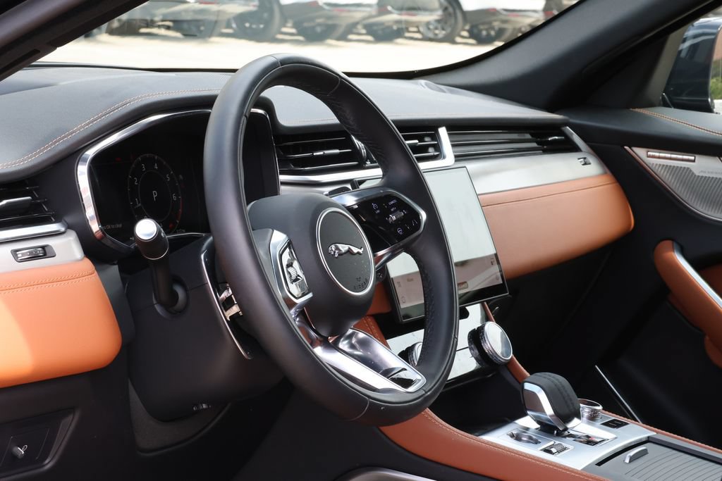 Certified 2026 Jaguar F-PACE R-Dynamic S AWD/4WD image 12