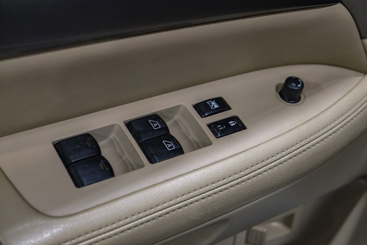 Used 2012 Nissan Armada SV image 43