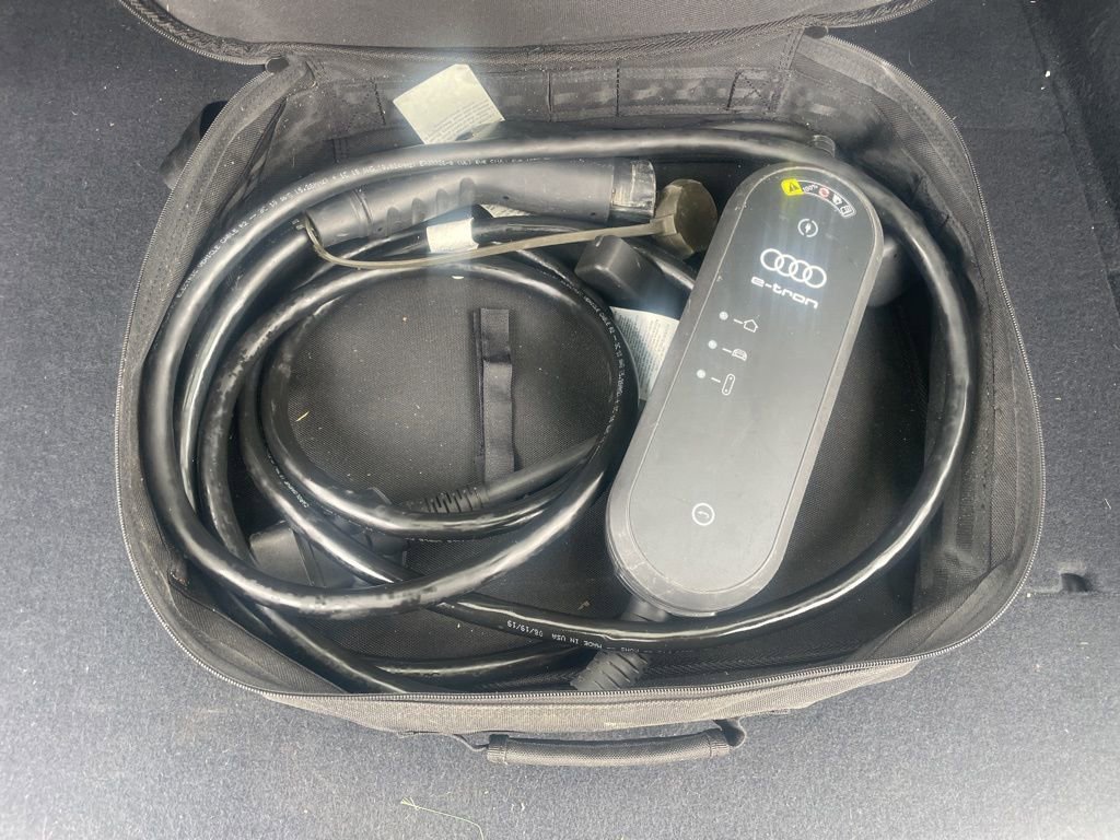 Used 2020 Audi Q5 e Premium Plus w/ Premium Plus Package image 9