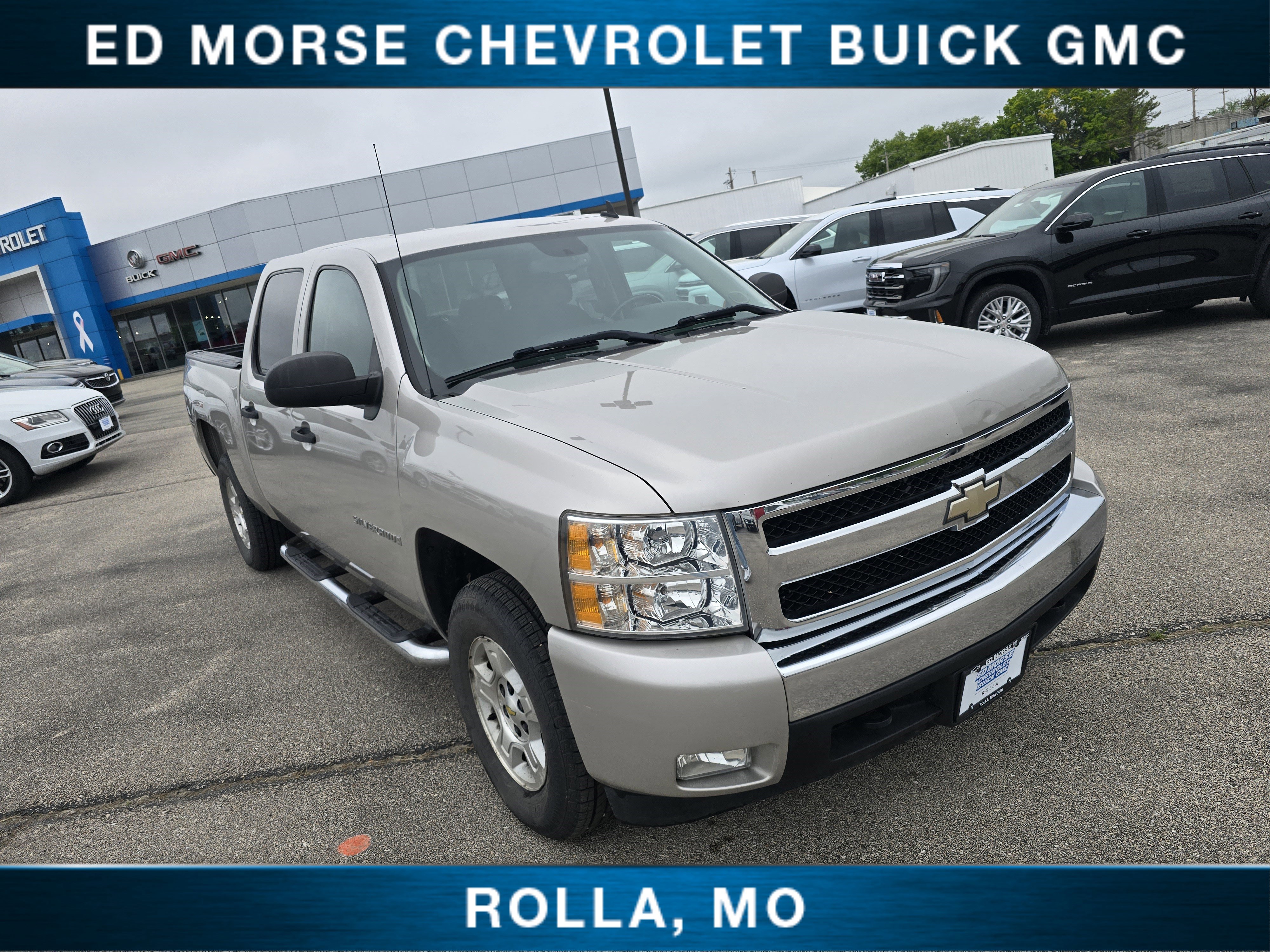 Used 2007 Chevrolet Silverado 1500 LT w/ 1LT Convenience Package AWD/4WD image 1