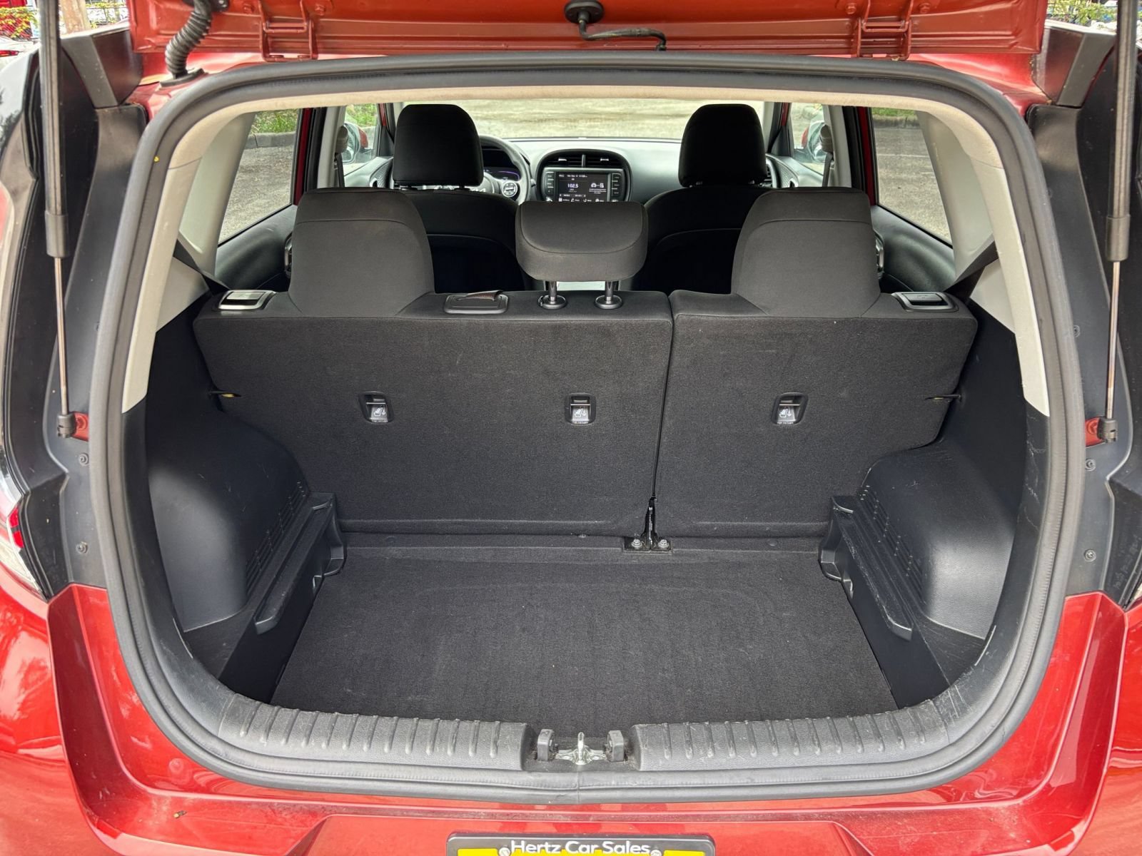 Used 2025 Kia Soul LX w/ LX Technology Package FWD image 28
