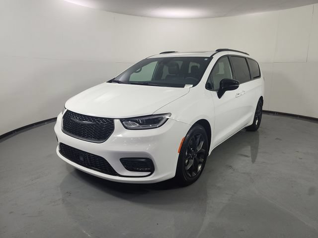 Used 2025 Chrysler Pacifica Limited FWD image 26