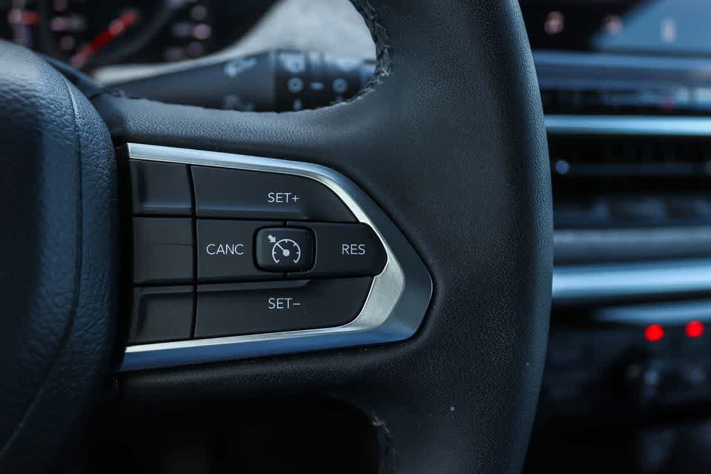 Used 2023 Jeep Compass Latitude AWD/4WD image 23