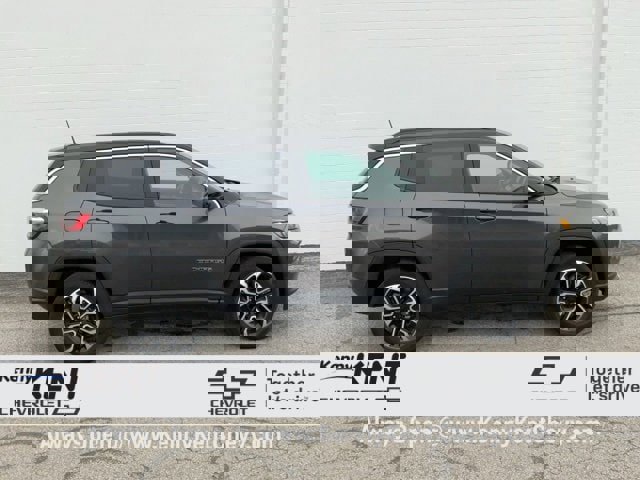 Used 2022 Jeep Compass Limited image 3