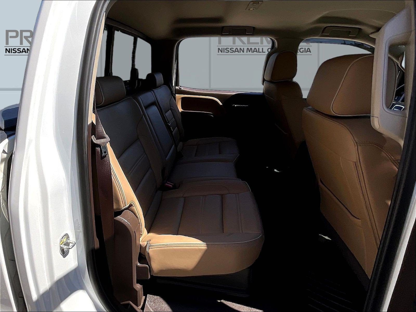 Used 2018 GMC Sierra 2500 Denali w/ Duramax Plus Package AWD/4WD image 28