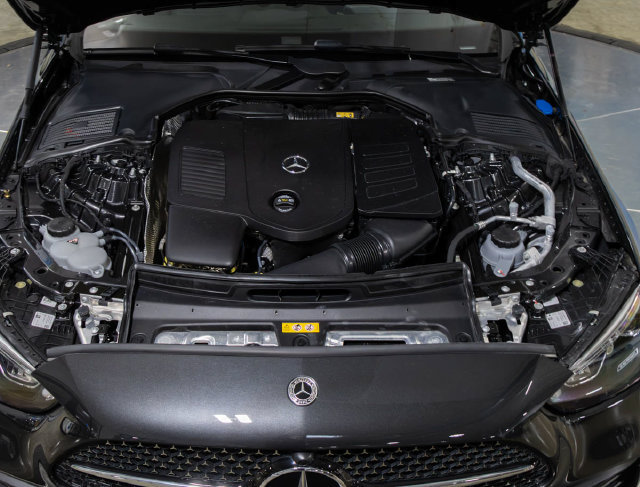 Certified 2025 Mercedes-Benz C 300 4MATIC Sedan image 5