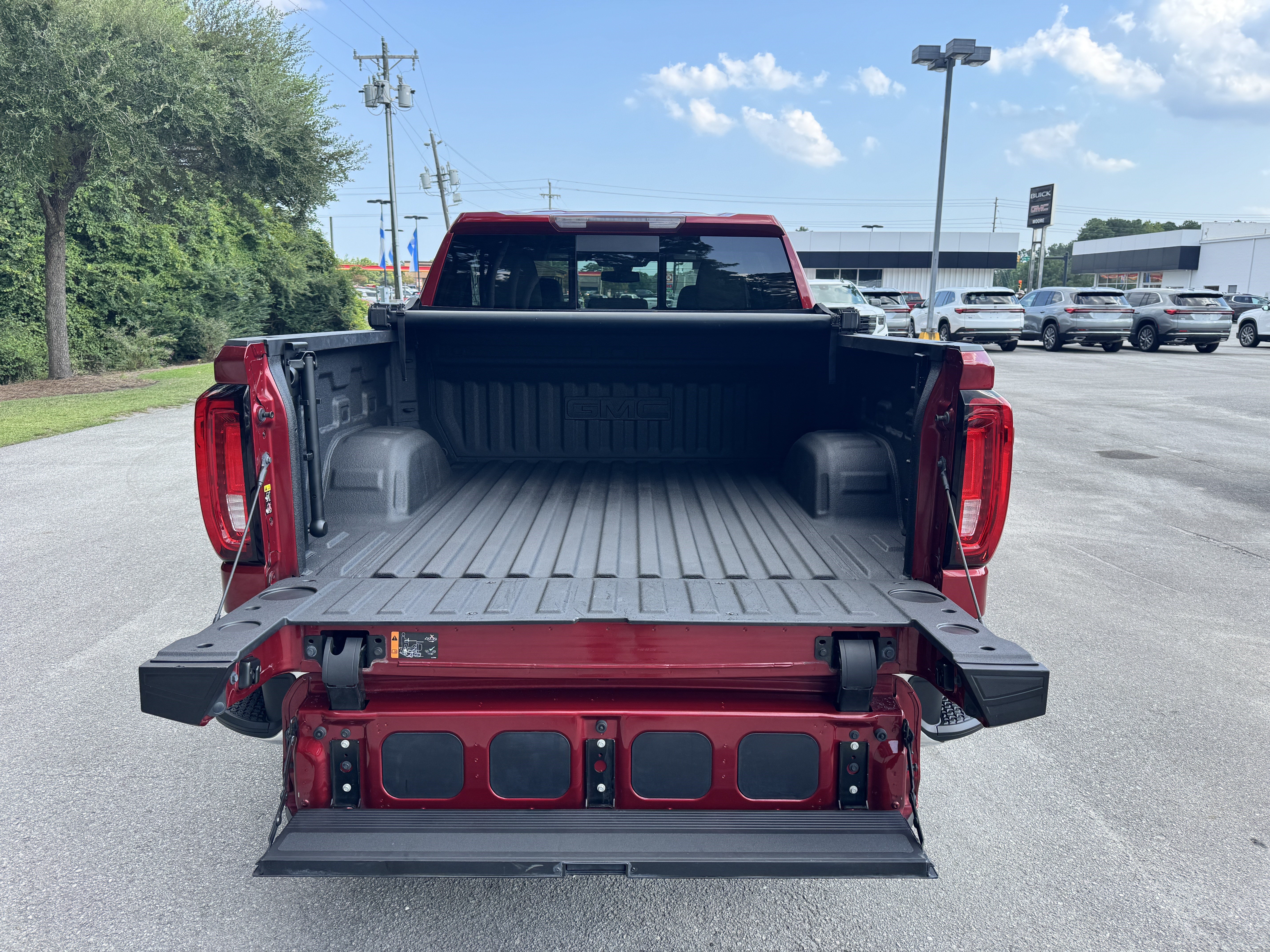 Used 2020 GMC Sierra 1500 SLT w/ SLT Premium Plus Package AWD/4WD image 11