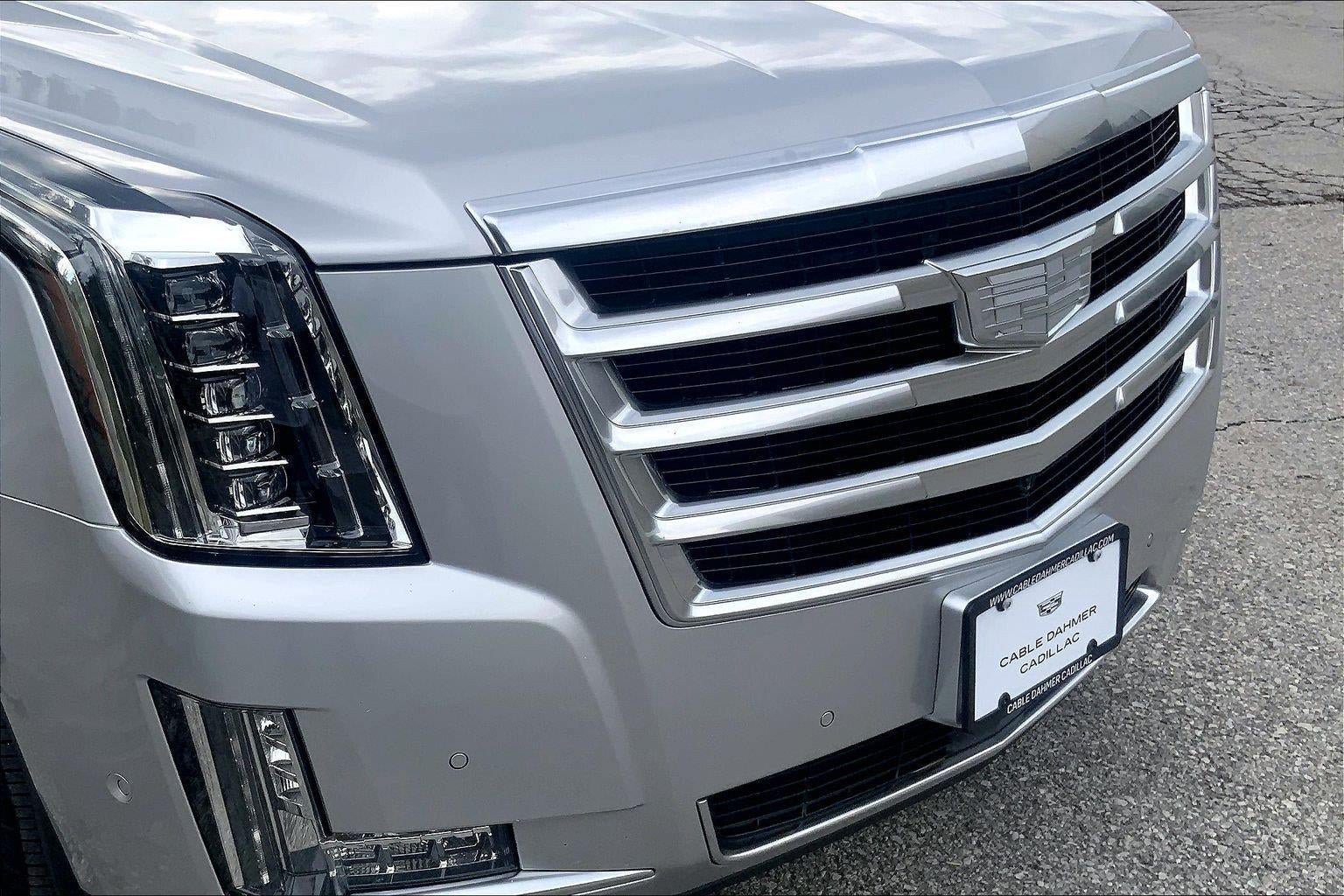 Used 2019 Cadillac Escalade Premium Luxury AWD/4WD image 31