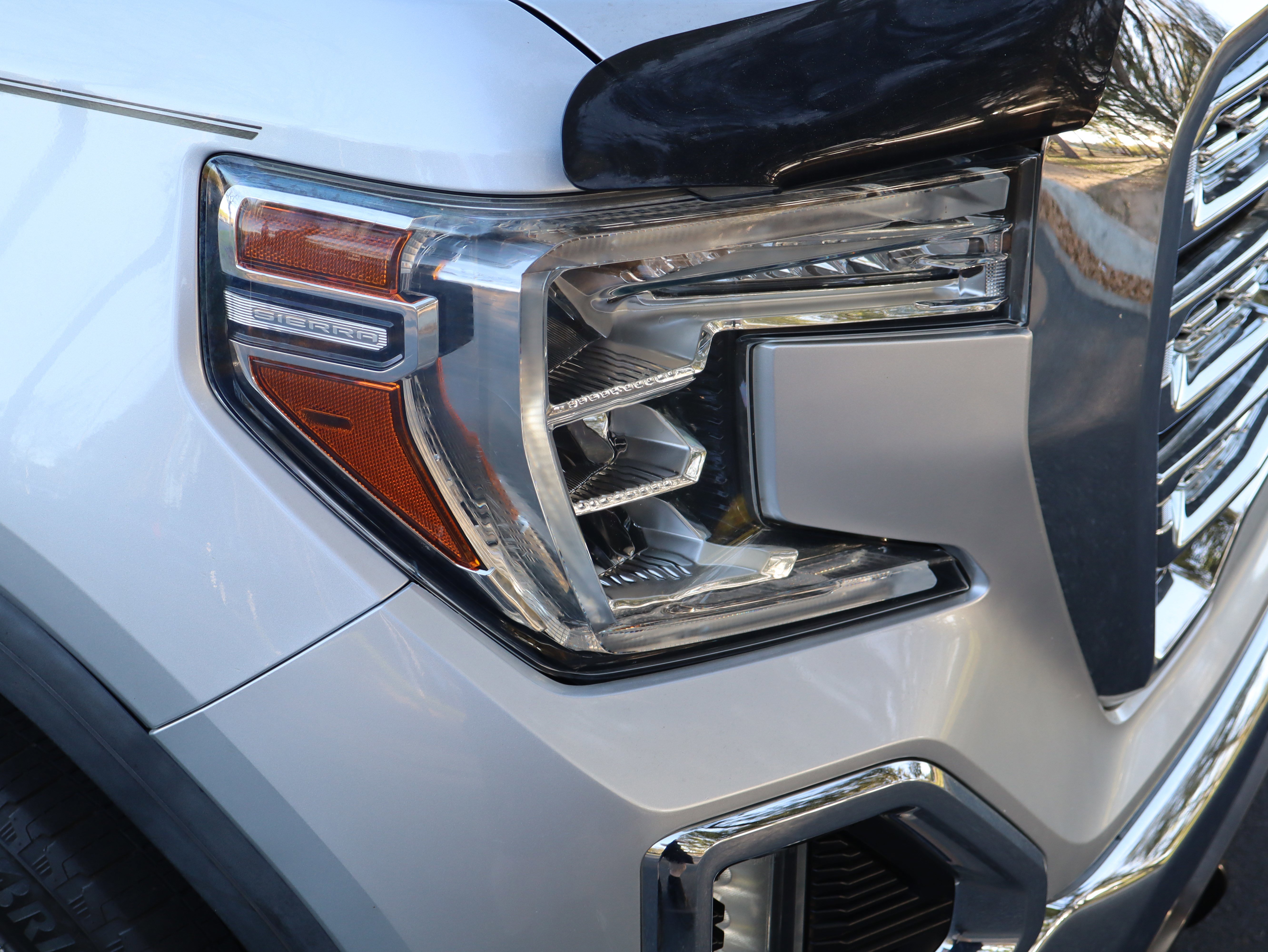 Used 2019 GMC Sierra 1500 SLT w/ SLT Premium Plus Package image 8