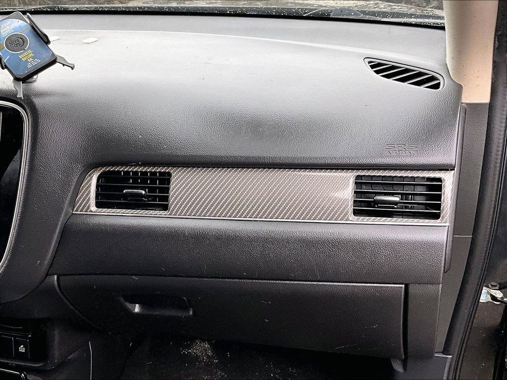Used 2020 Mitsubishi Outlander ES image 14