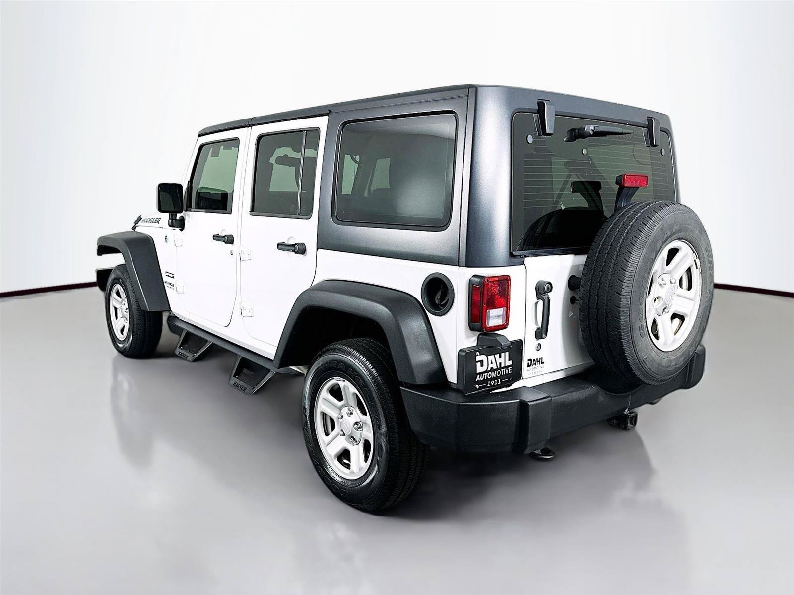 Used 2017 Jeep Wrangler Unlimited Sport w/ Max Tow Package AWD/4WD image 9
