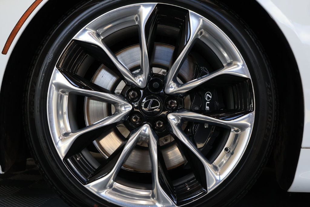 Used 2018 Lexus LC 500 Coupe w/ Performance Package RWD image 10