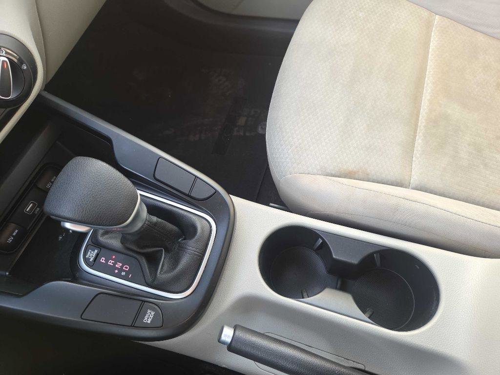 Used 2020 Kia Soul LX image 14