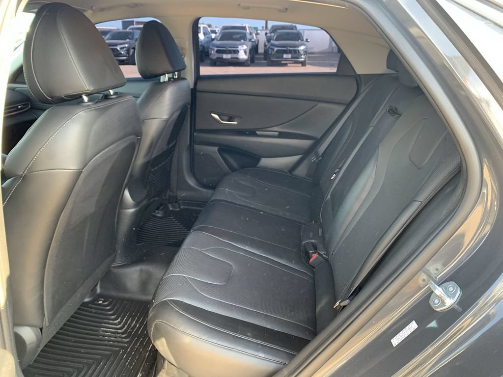 Used 2023 Hyundai Elantra Limited FWD image 23