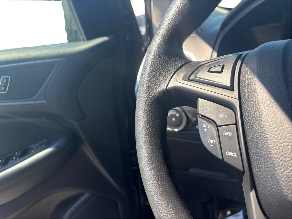 Used 2020 Ford Edge SE FWD image 34