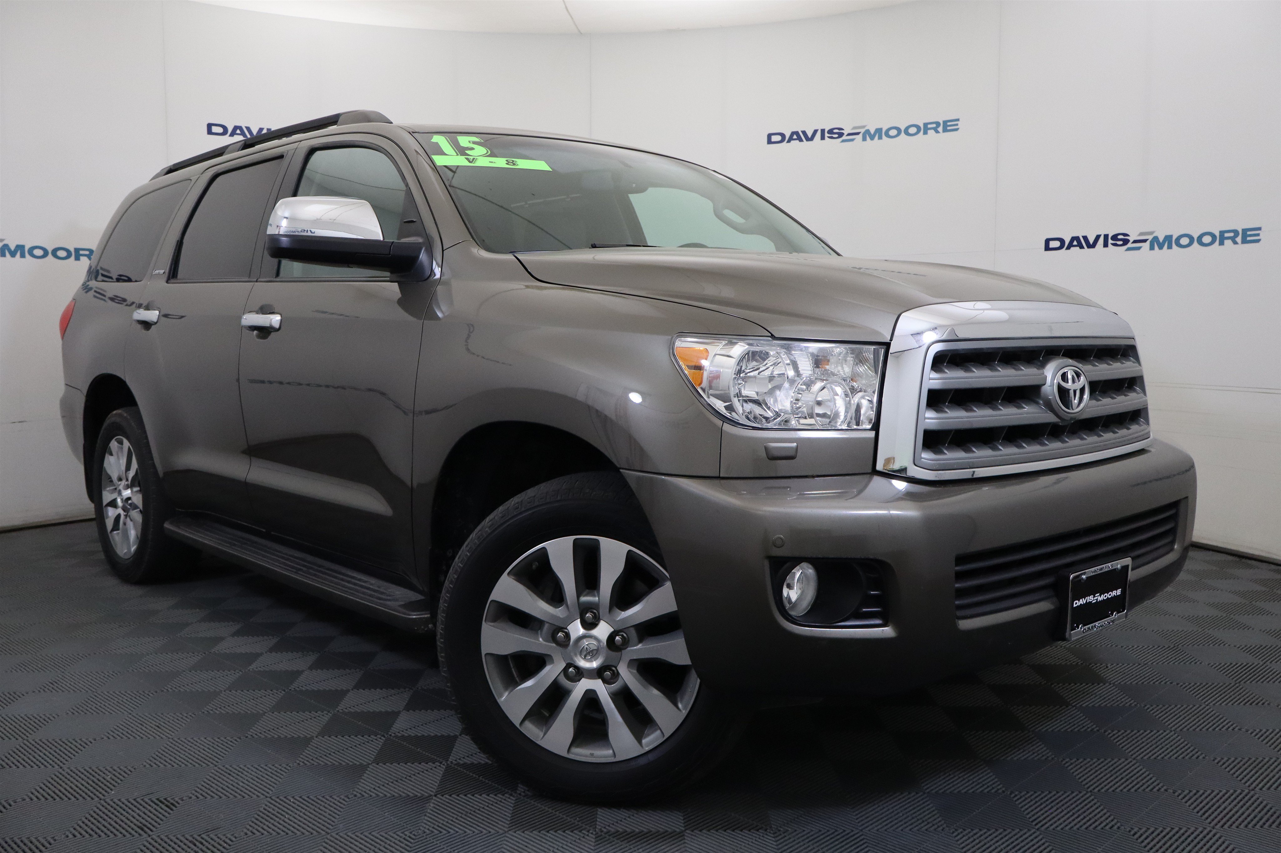 Used 2015 Toyota Sequoia Limited AWD/4WD image 2