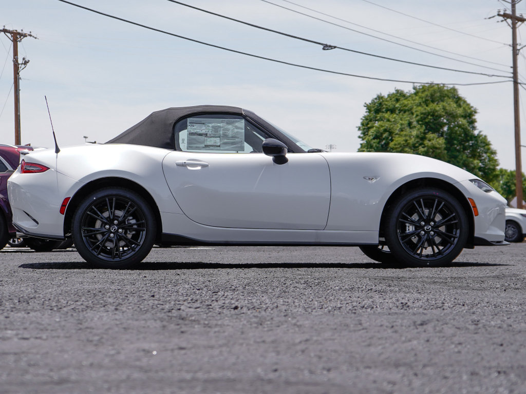 New 2026 MAZDA MX-5 Miata Club w/ Appearance Package RWD image 17