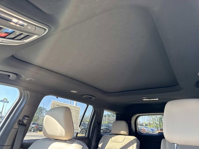 New 2025 Jeep Grand Cherokee L Limited w/ Luxury Tech Group II RWD image 21