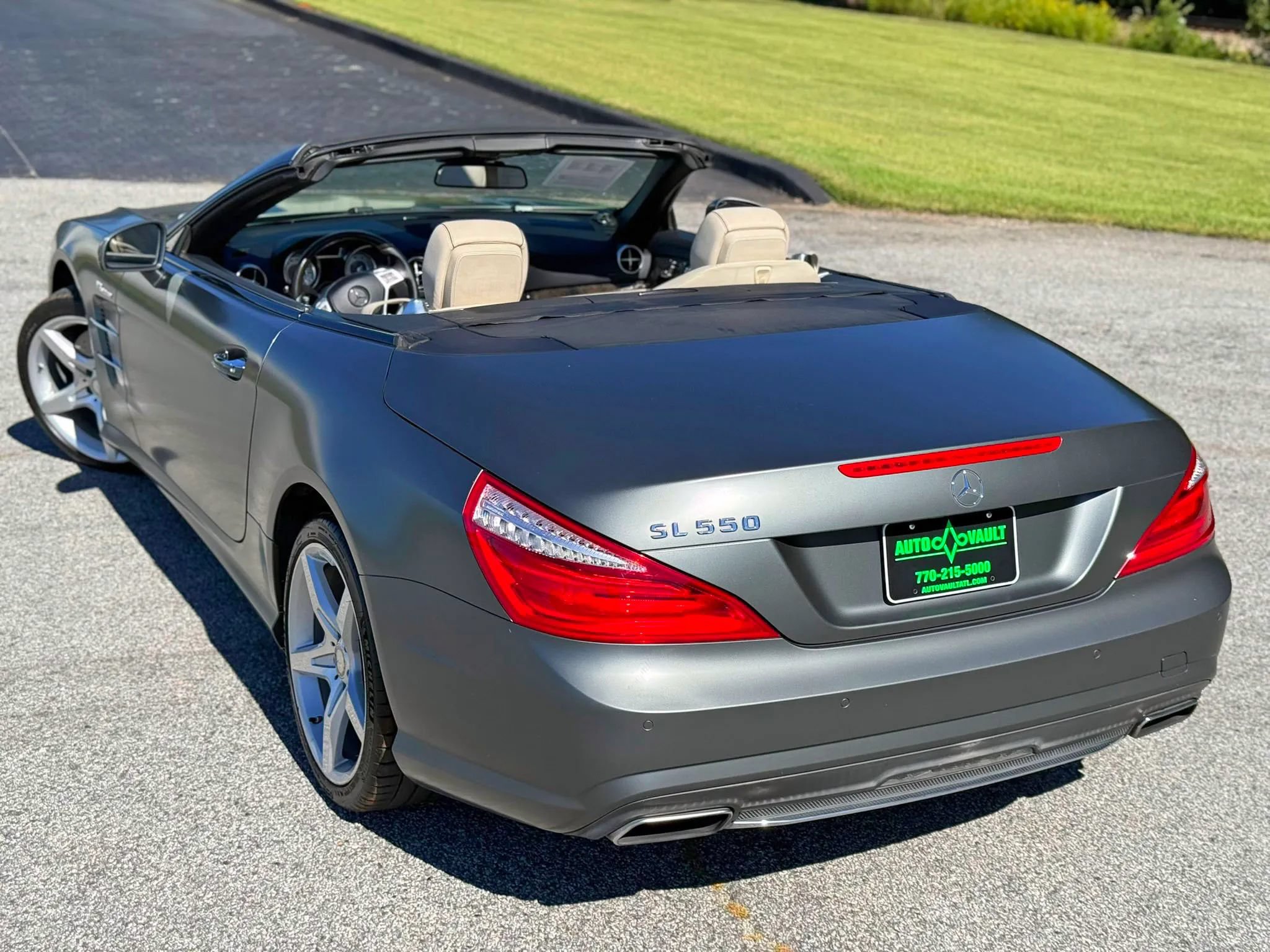 Used 2014 Mercedes-Benz SL 550 w/ Sport Wheel Package image 8