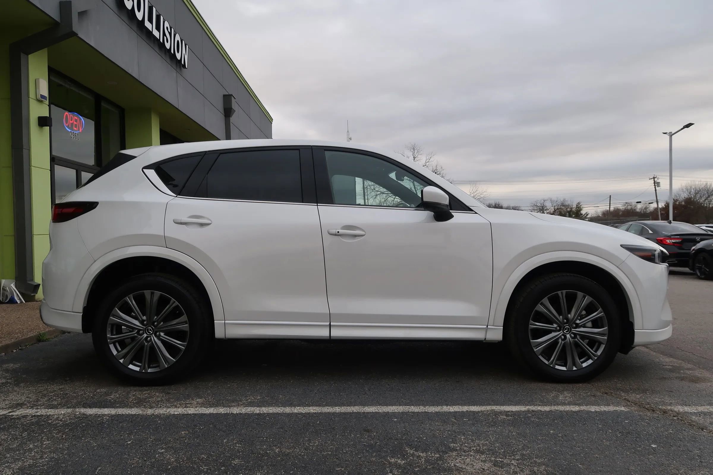Used 2025 MAZDA CX-5 Signature image 8