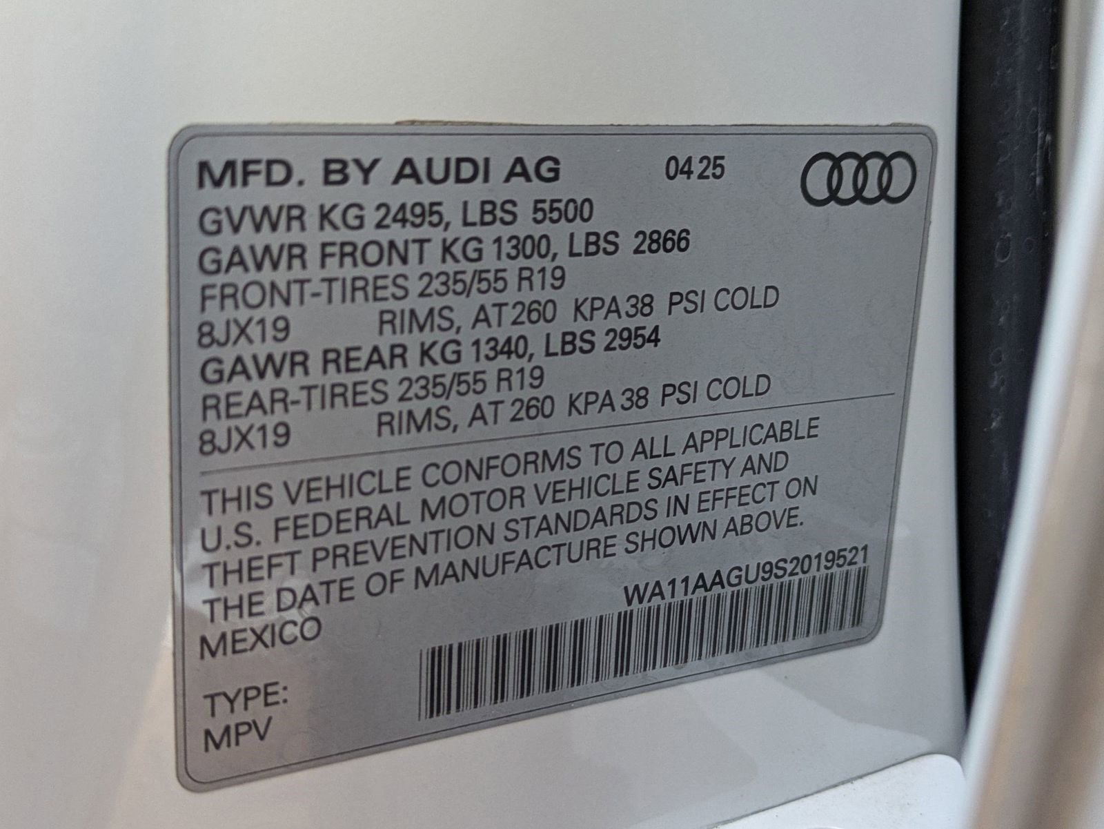 Used 2025 Audi Q5 Premium w/ Convenience Package image 17