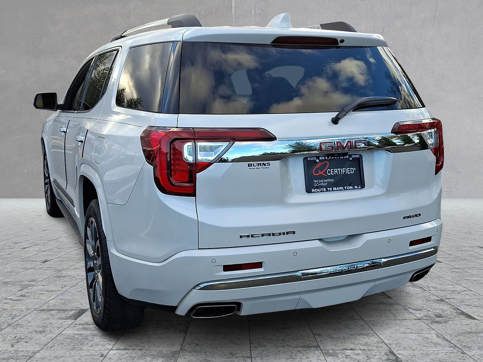 Used 2021 GMC Acadia Denali w/ Denali Ultimate Package image 8