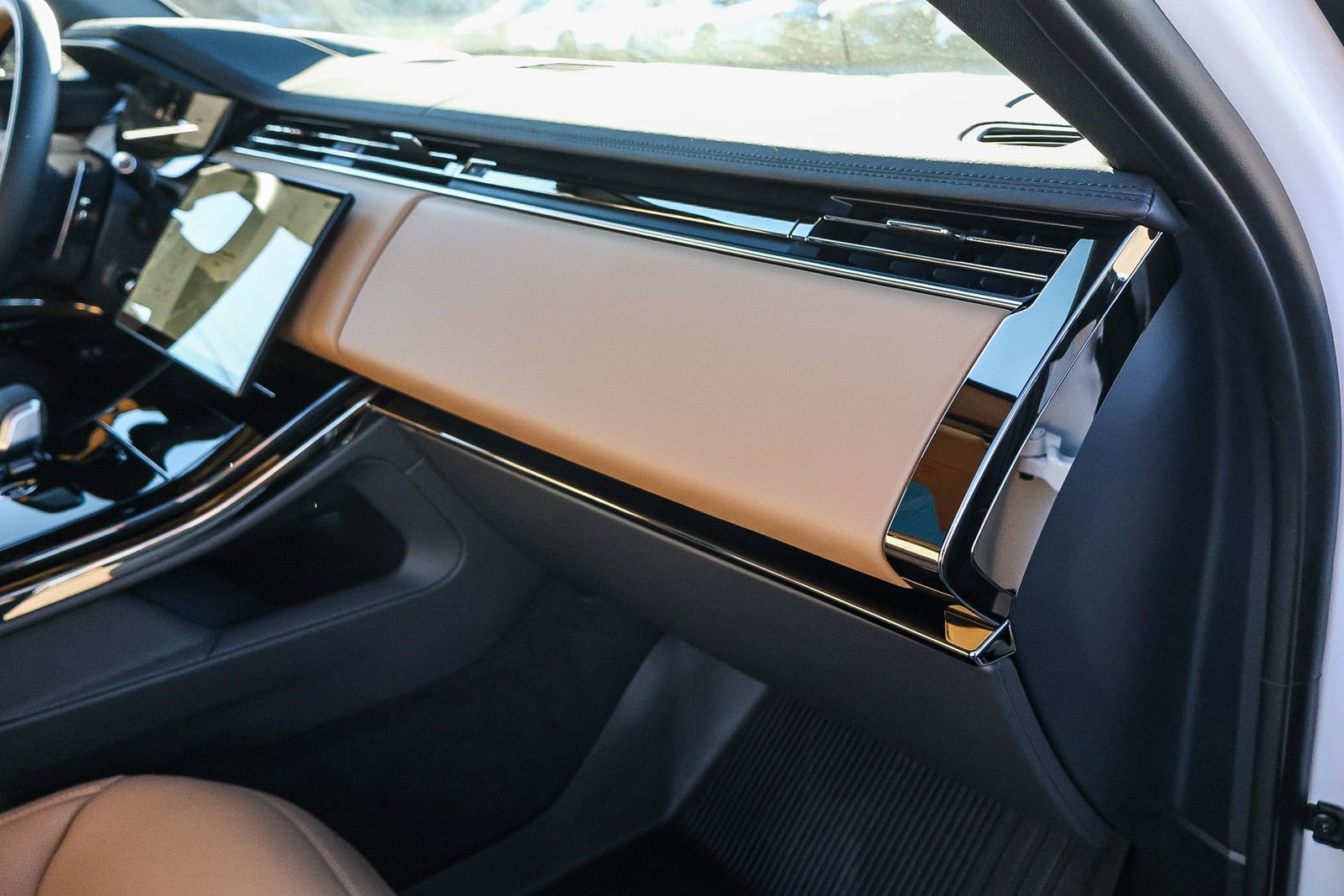 New 2026 Land Rover Range Rover Sport Dynamic SE image 18