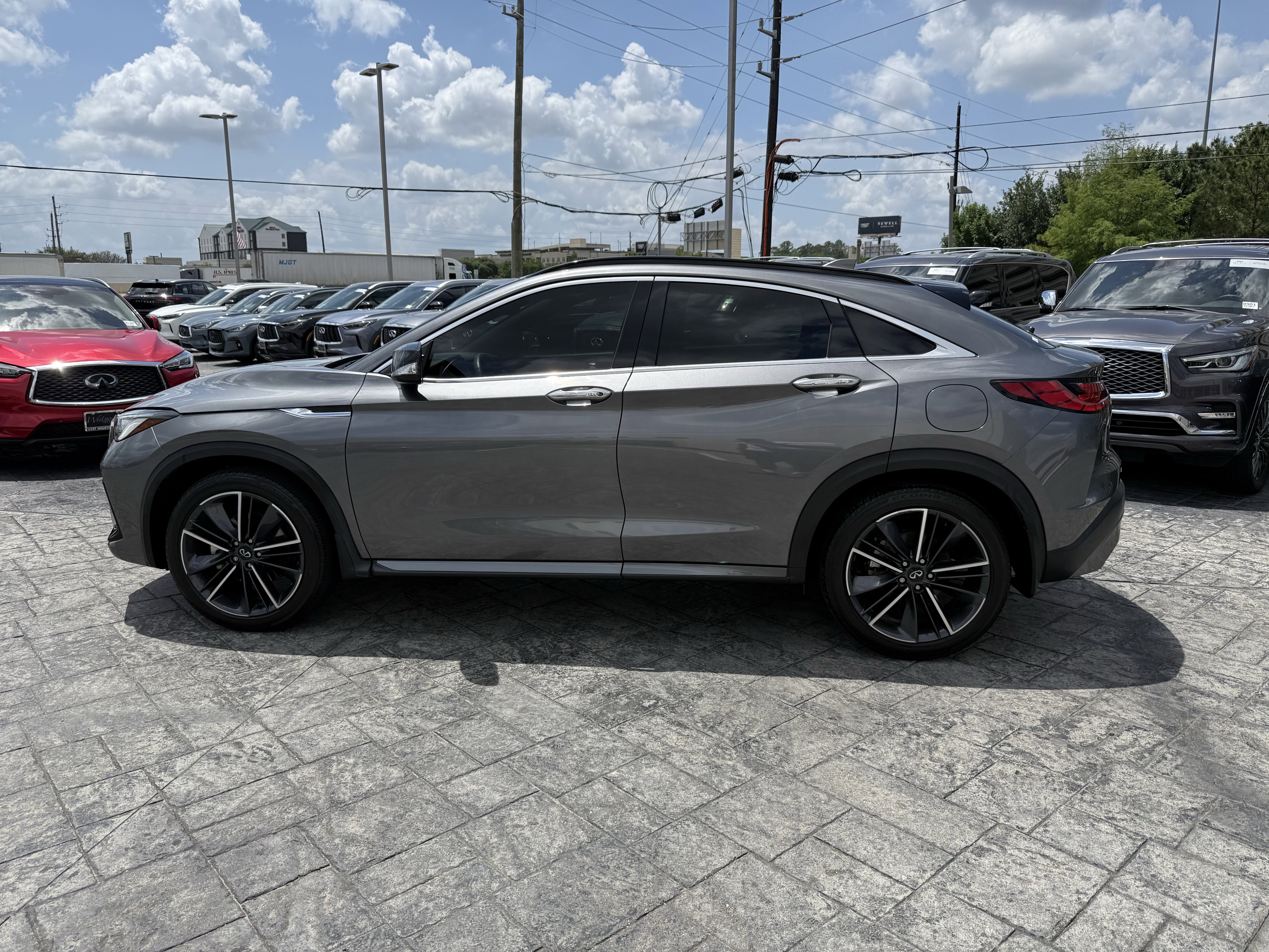 Certified 2023 INFINITI QX55 Luxe w/ Cargo Package AWD/4WD image 4