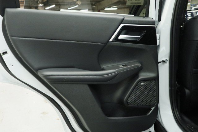 New 2026 Mitsubishi Outlander SE FWD image 25