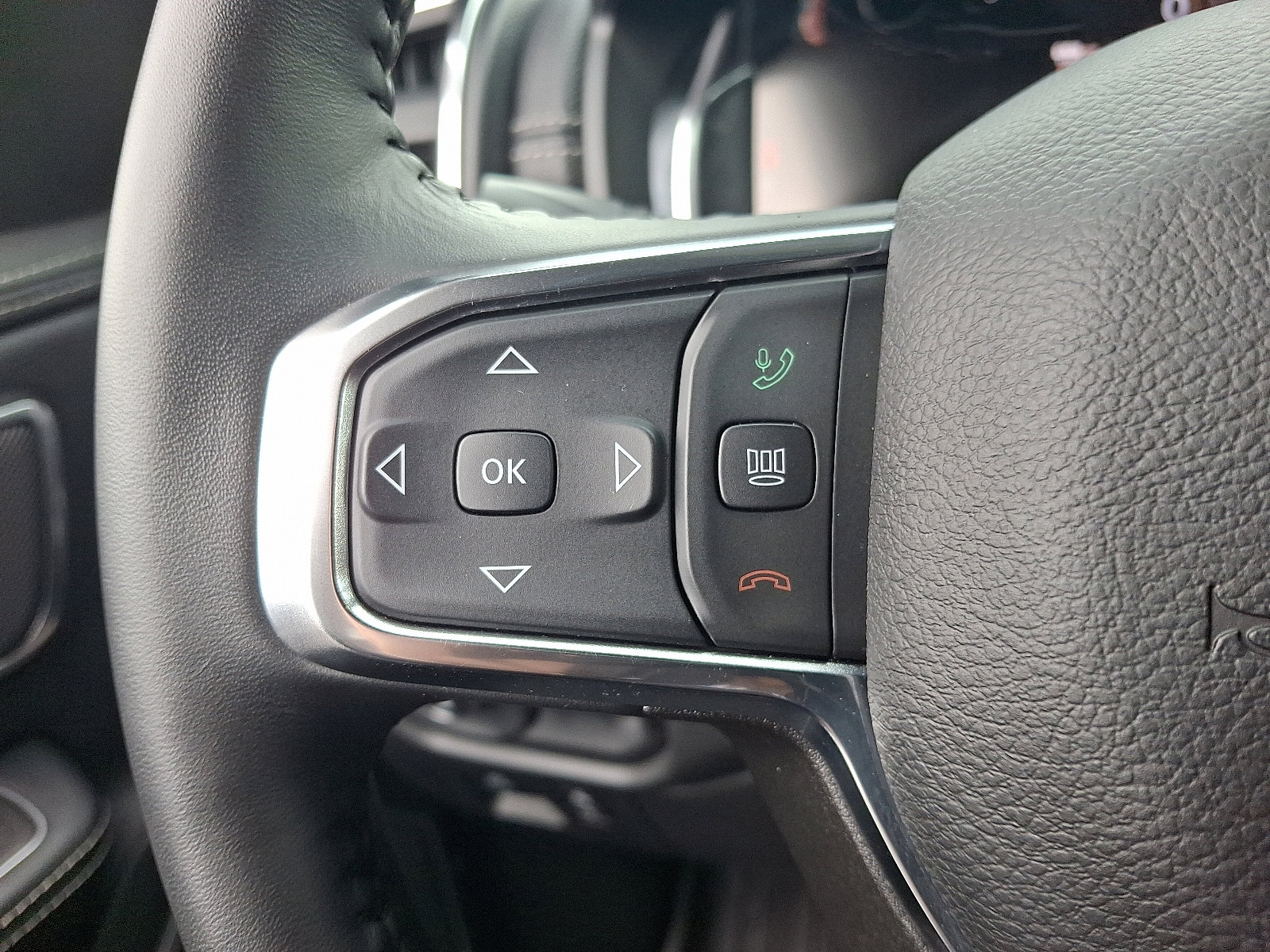 Used 2024 RAM 1500 Laramie image 21