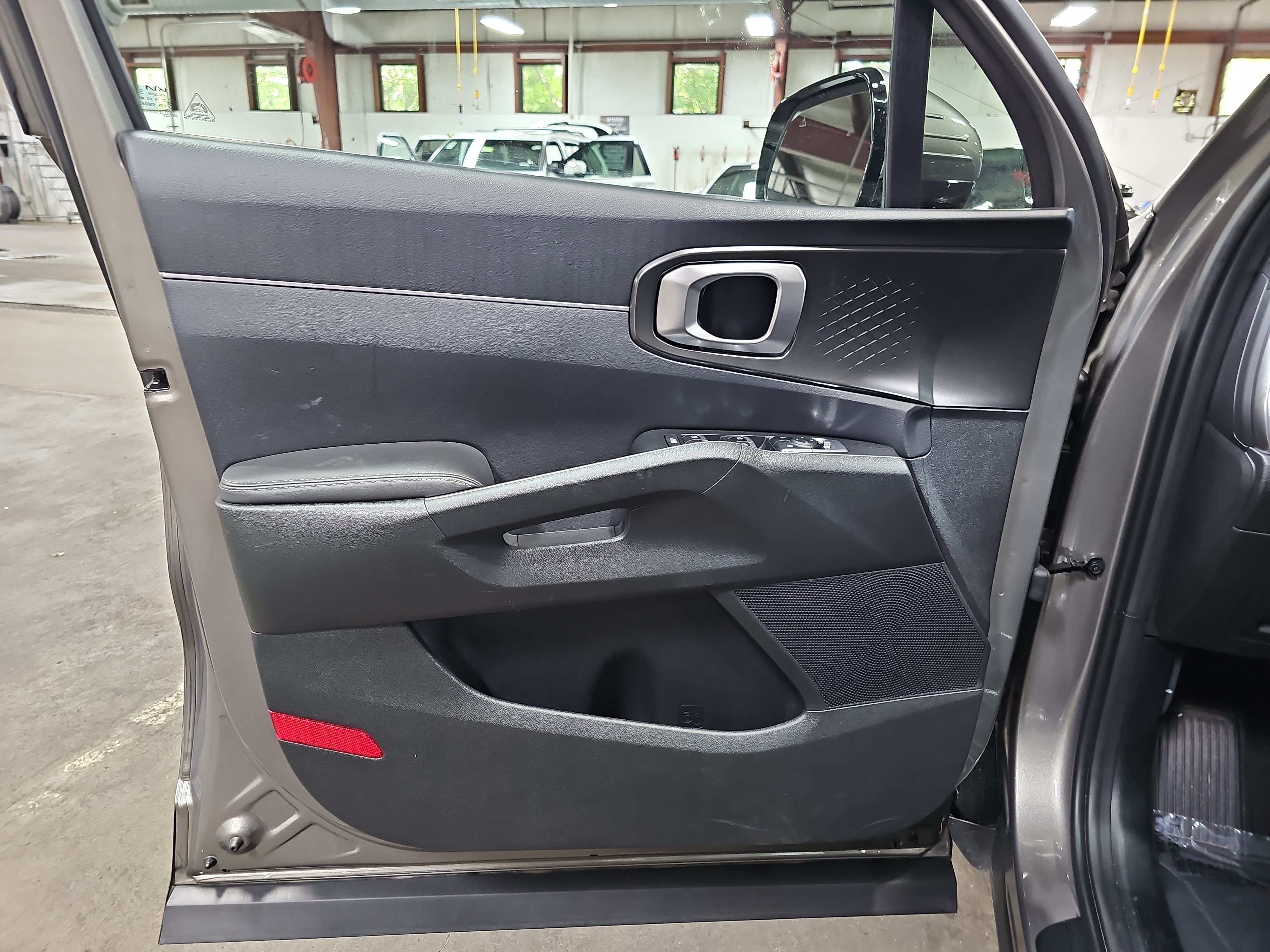 Used 2025 Kia Sorento EX AWD/4WD image 27