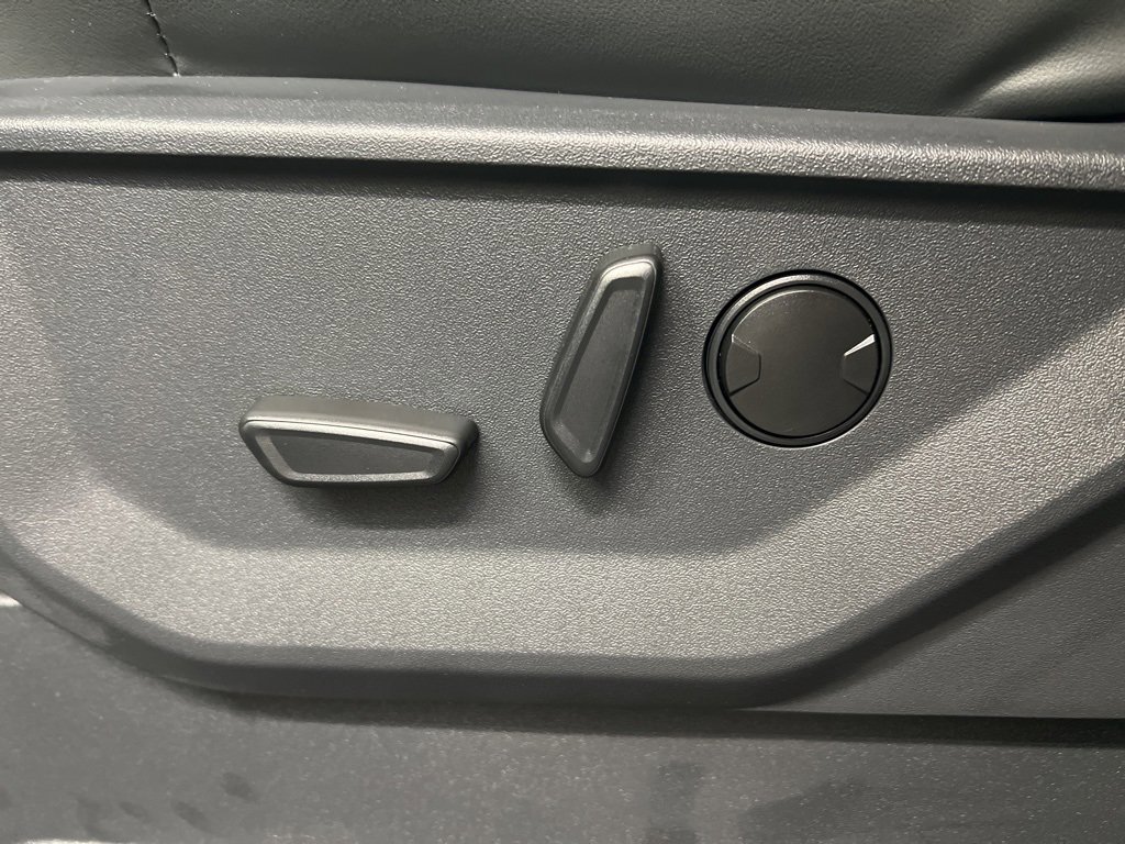 New 2025 Ford Expedition Active image 28