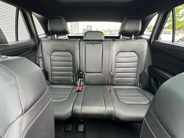 Used 2024 Volkswagen Atlas Cross Sport SEL R-Line AWD/4WD image 29