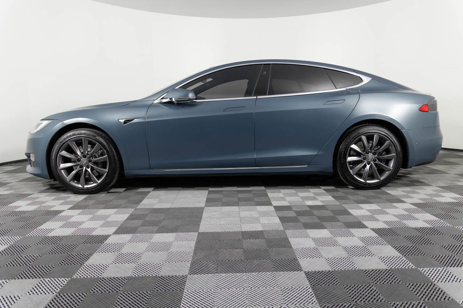 Used 2020 Tesla Model S Long Range image 3