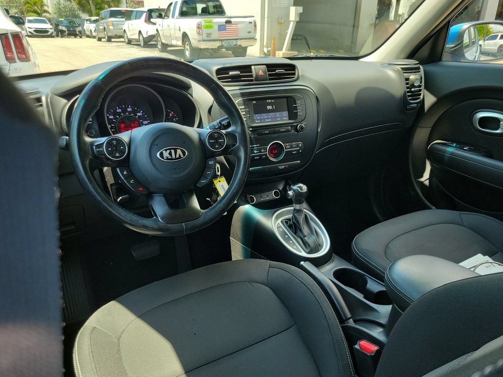 Used 2017 Kia Soul + w/ Designer's Package FWD image 10
