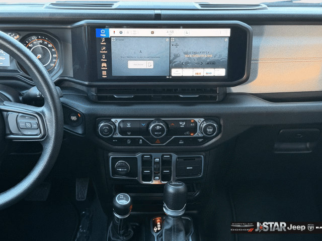 Used 2025 Jeep Gladiator Sport AWD/4WD image 16
