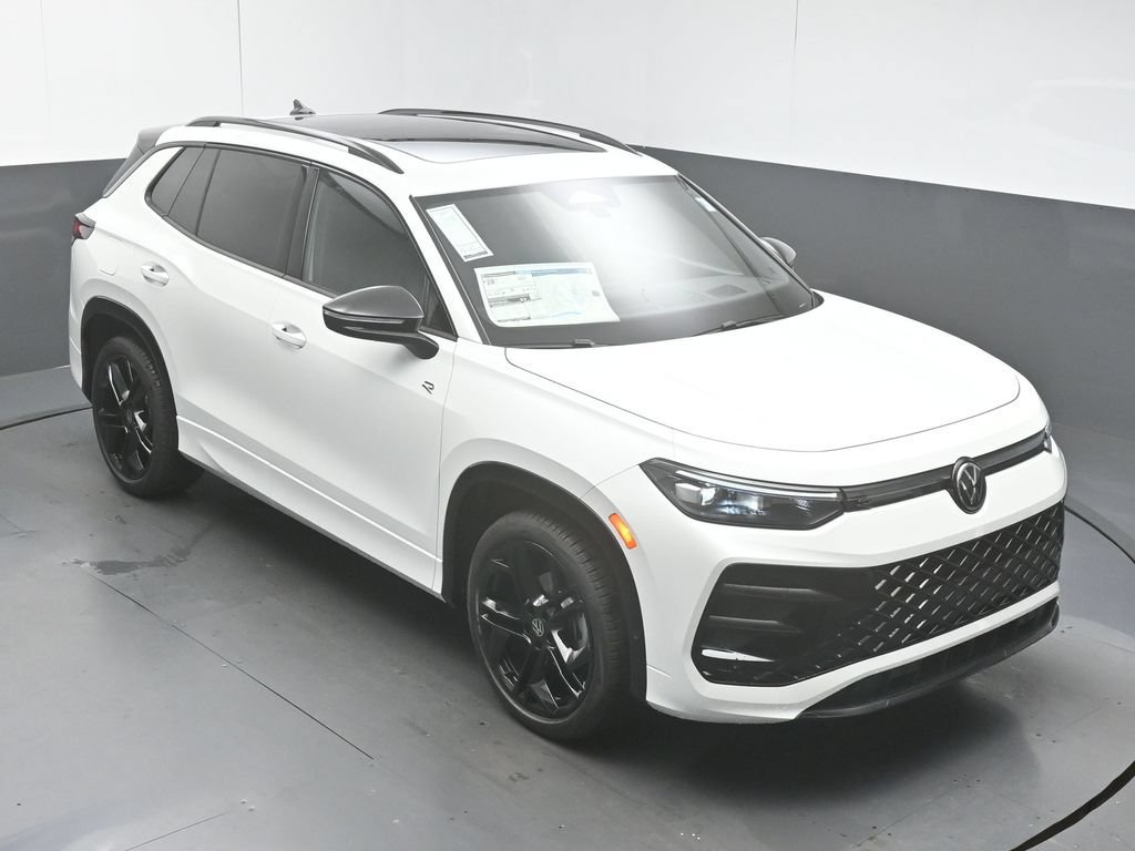 New 2026 Volkswagen Tiguan SE R-Line FWD image 43