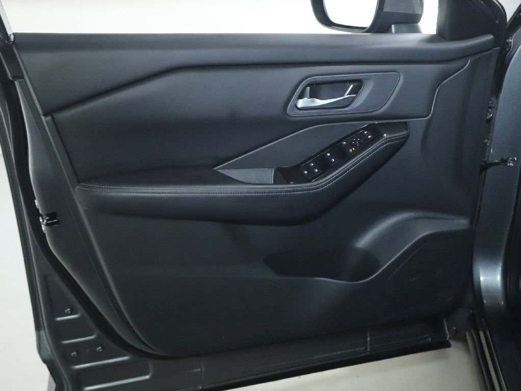 Certified 2026 Nissan Rogue SV AWD/4WD image 15