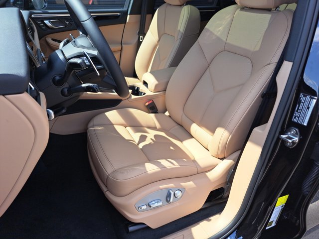 New 2026 Porsche Macan image 5