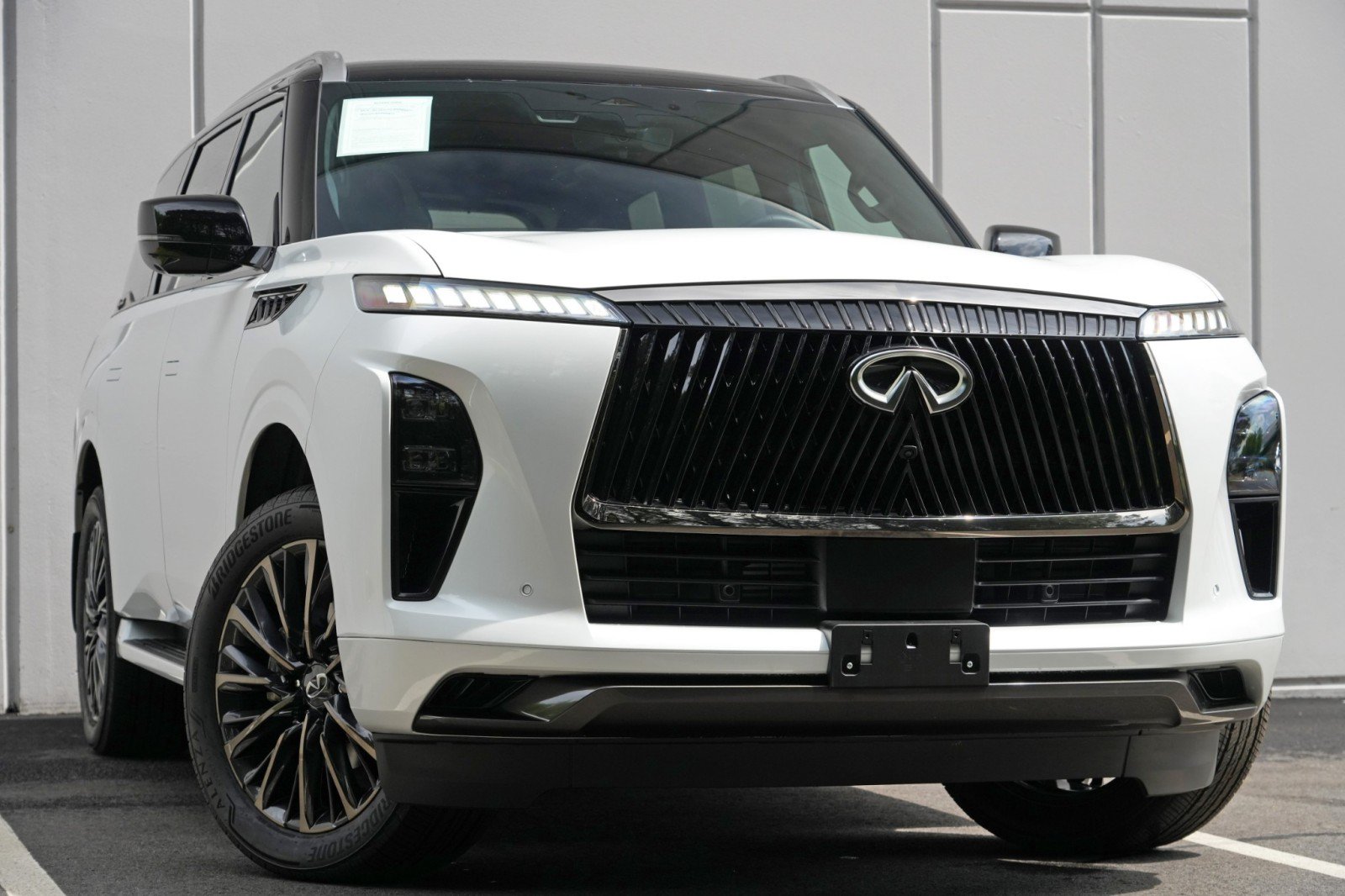 Used 2026 INFINITI QX80 Autograph w/ Premium Cargo Package AWD/4WD image 4